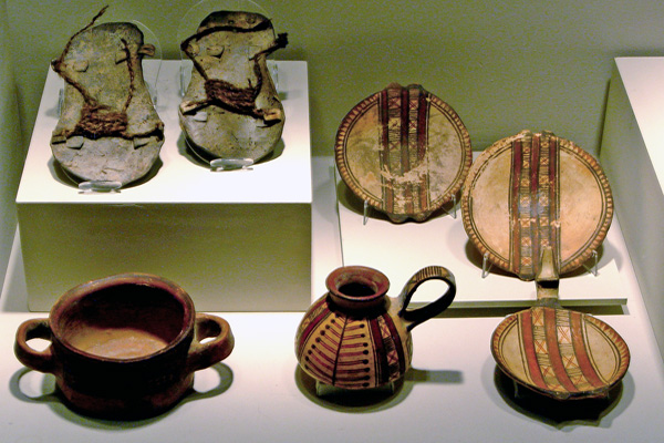 Inca burial objects found with human sacrifices