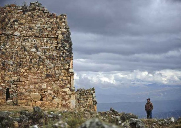 Marcahuachuco Ruins